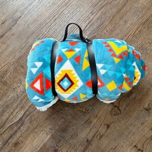 Aztec Sherpa Throw NWT